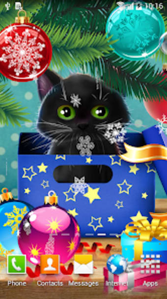 Kitten on Christmas Wallpaper