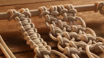 Knots tying guide