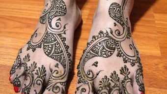 Mehndi Artist