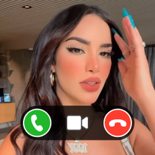 Kimberly Loaiza Call  Chat