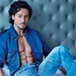 Ícone do programa: Pose for Boys Photography…