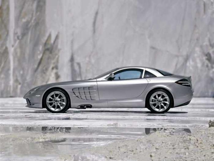 Mercedes Benz SLR McLaren Wallpaper